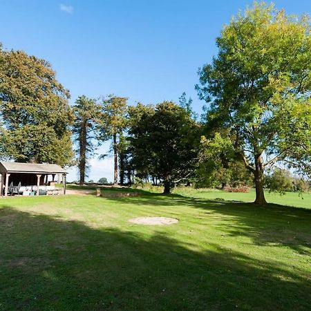 Firs Sleeps 15 Stunning Country House With Hot Tub Sudbourne Esterno foto
