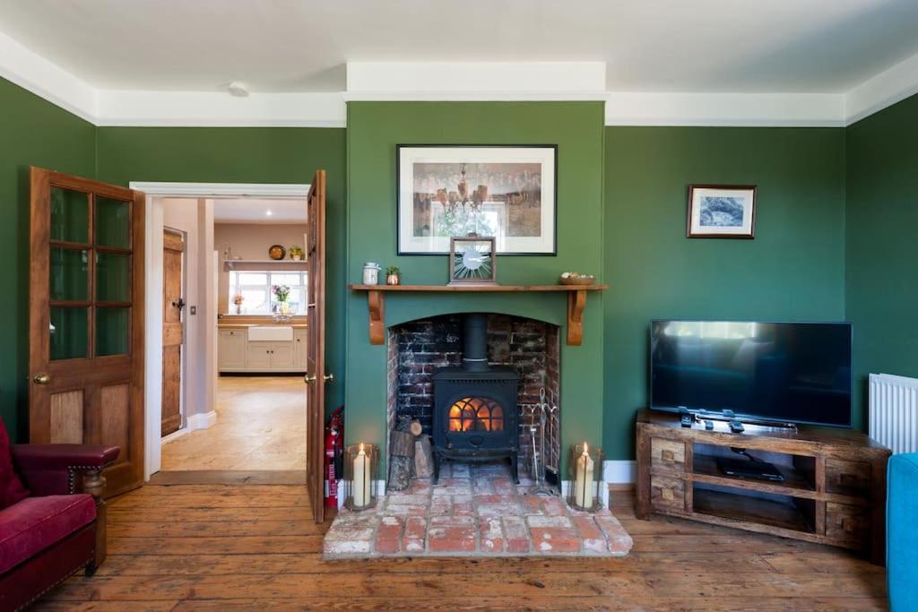 Firs Sleeps 15 Stunning Country House With Hot Tub Sudbourne Esterno foto