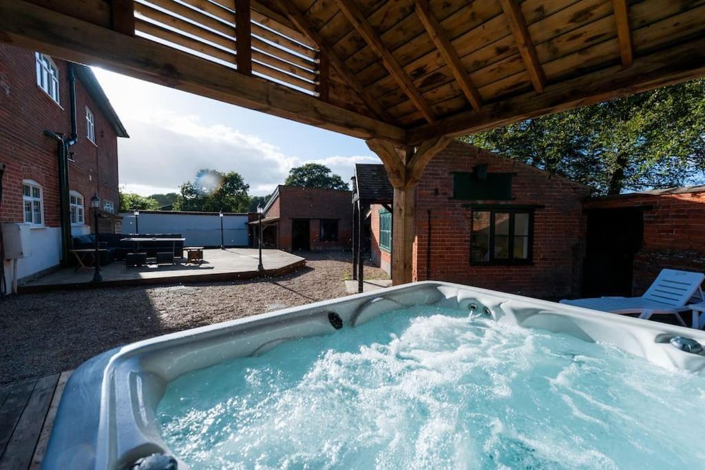 Firs Sleeps 15 Stunning Country House With Hot Tub Sudbourne Esterno foto