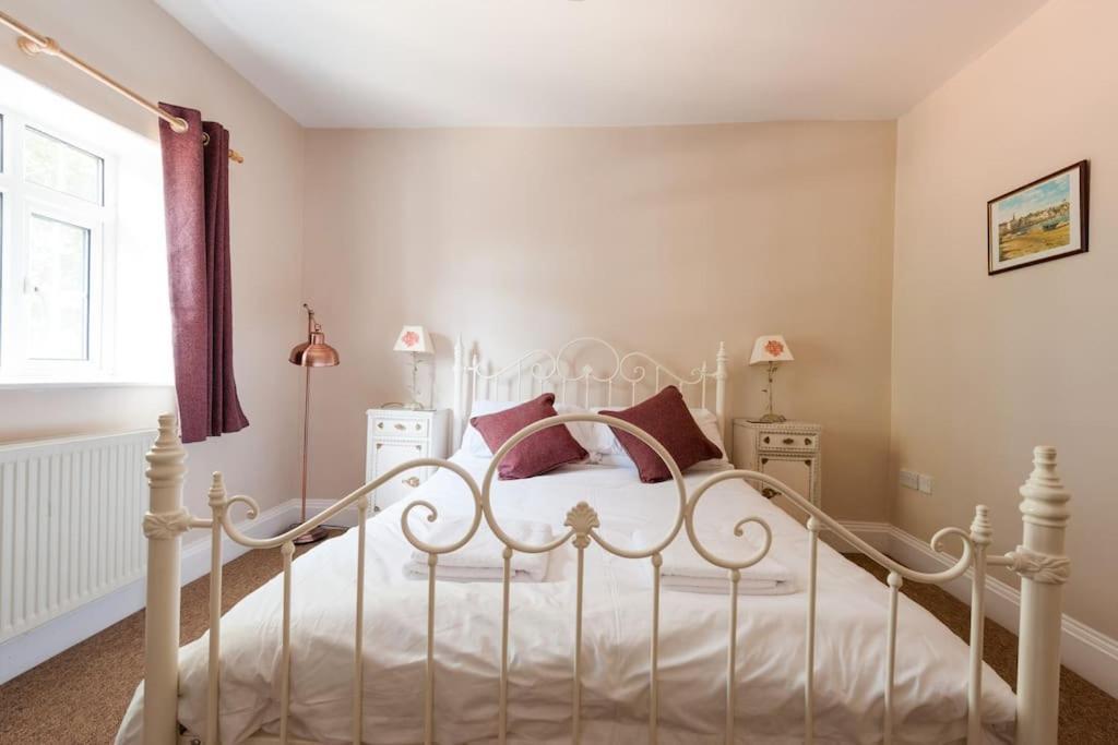 Firs Sleeps 15 Stunning Country House With Hot Tub Sudbourne Esterno foto