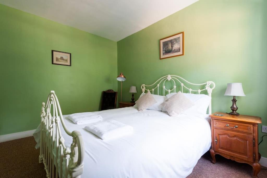 Firs Sleeps 15 Stunning Country House With Hot Tub Sudbourne Esterno foto