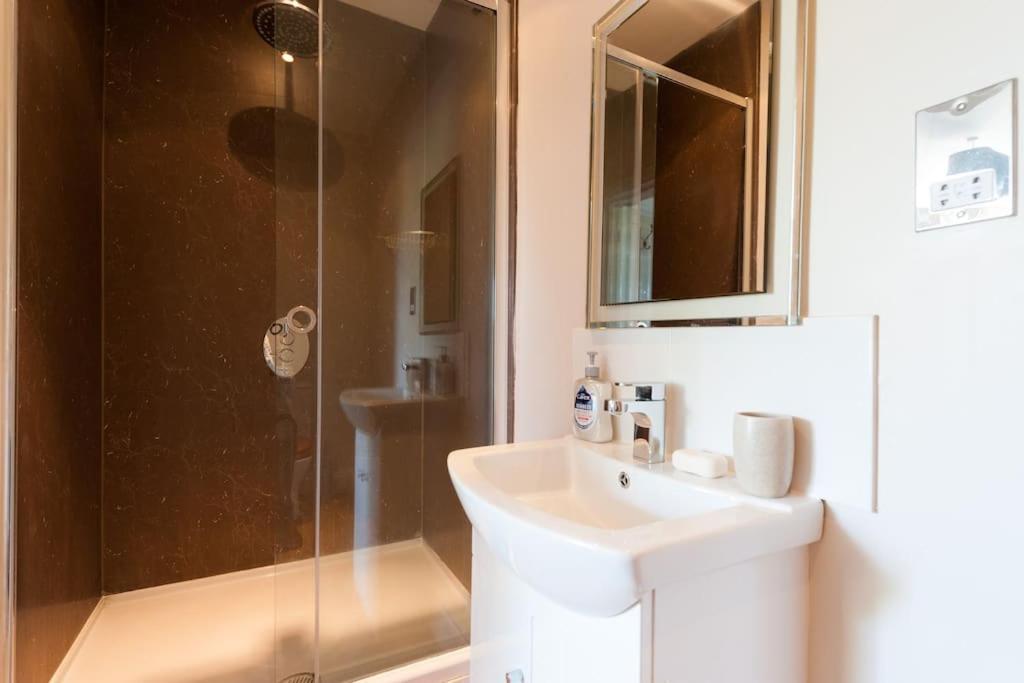 Firs Sleeps 15 Stunning Country House With Hot Tub Sudbourne Esterno foto