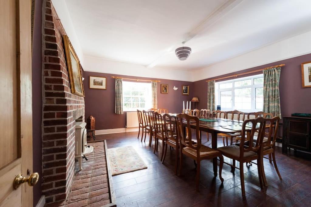 Firs Sleeps 15 Stunning Country House With Hot Tub Sudbourne Esterno foto