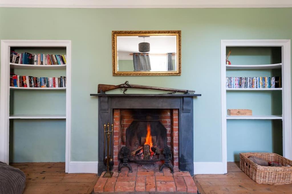 Firs Sleeps 15 Stunning Country House With Hot Tub Sudbourne Esterno foto