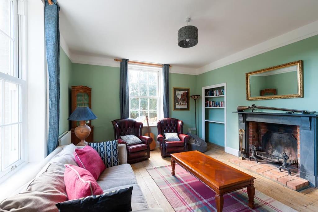 Firs Sleeps 15 Stunning Country House With Hot Tub Sudbourne Esterno foto