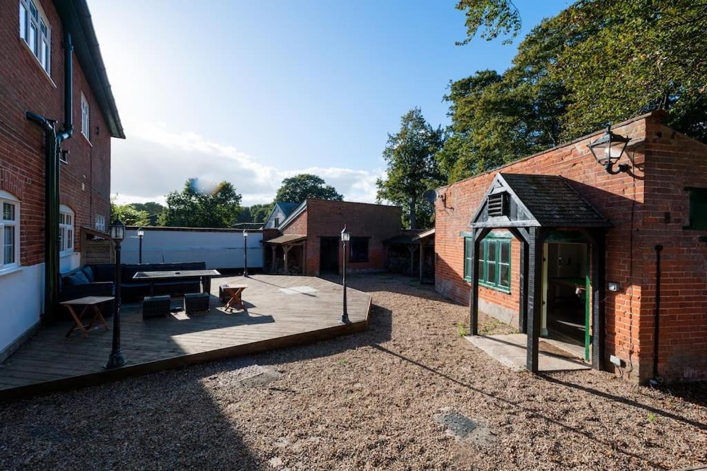 Firs Sleeps 15 Stunning Country House With Hot Tub Sudbourne Esterno foto