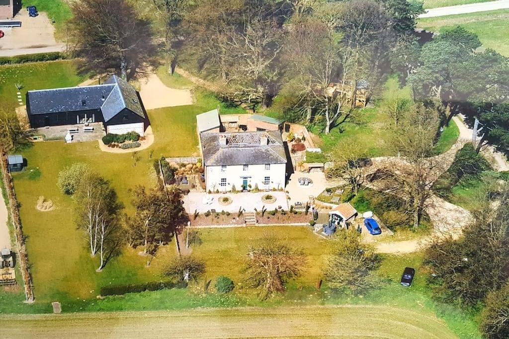 Firs Sleeps 15 Stunning Country House With Hot Tub Sudbourne Esterno foto